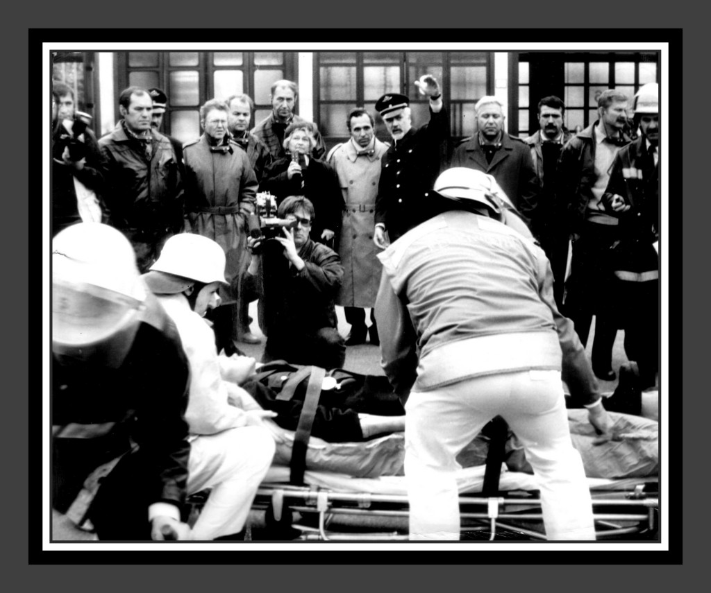 
1992 год, Германия, Штутгардт. Делегация пожарных Москвы впервые в гостях у немецких собратьев. Показательные учения немецких пожарных
