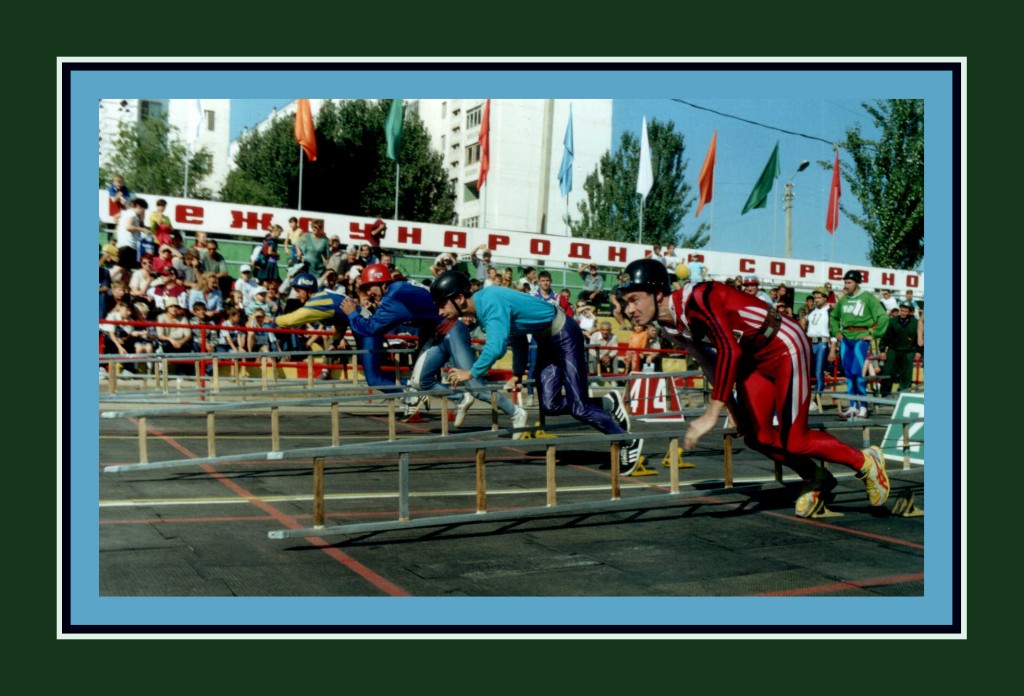 
Август 2000 года, Астрахань. На Международных соревнований по пожарно-прикладному спорту имени генерала Владимира Максимчука
